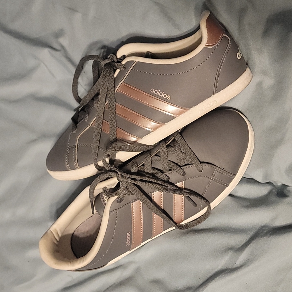 Adidas NEO Women's VS Coneo QT sneaker